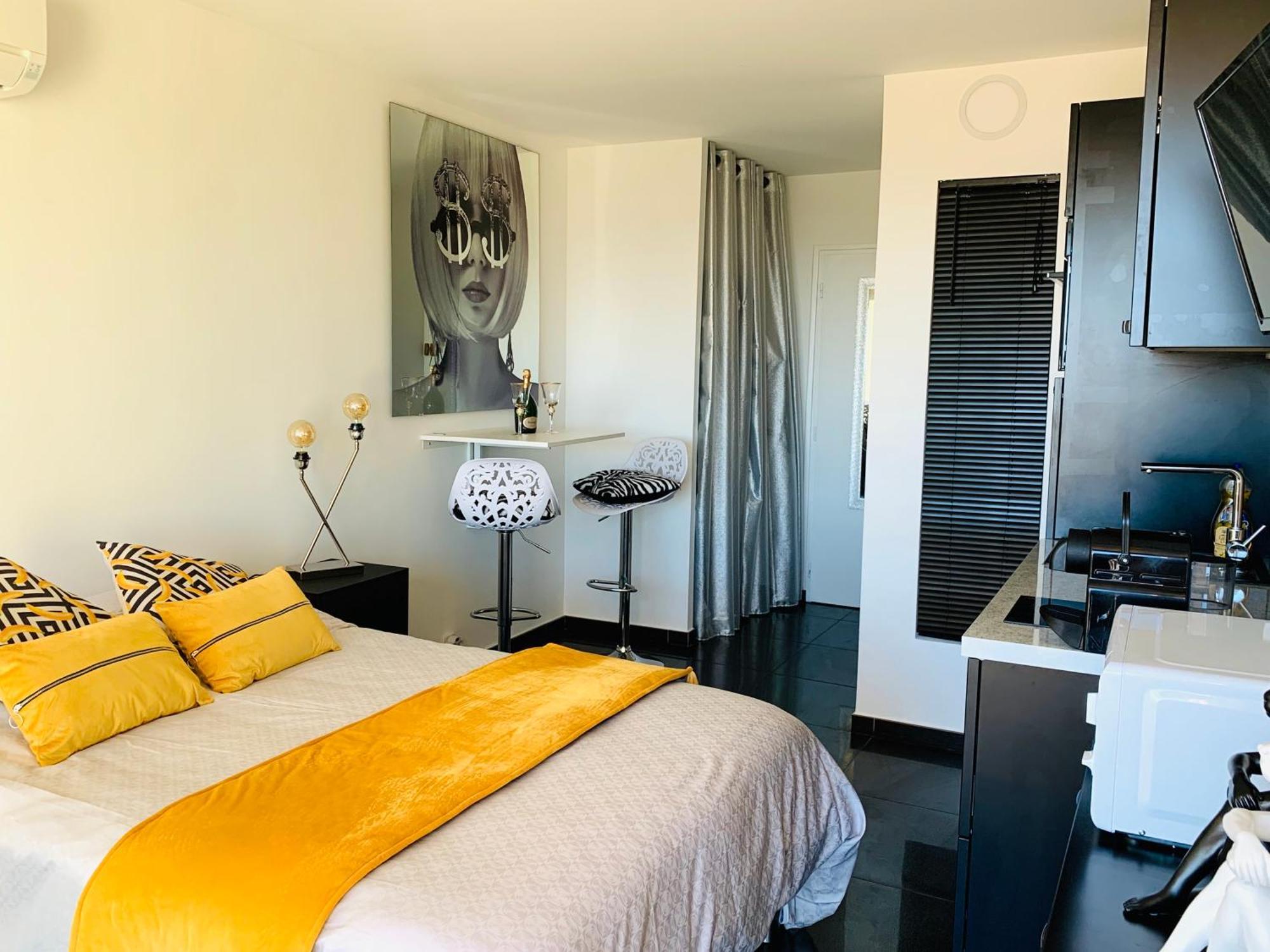 Bagatelle Naturiste Heliopolis Clim Ascenseur Vue Mer Parking Prive Agde Dış mekan fotoğraf